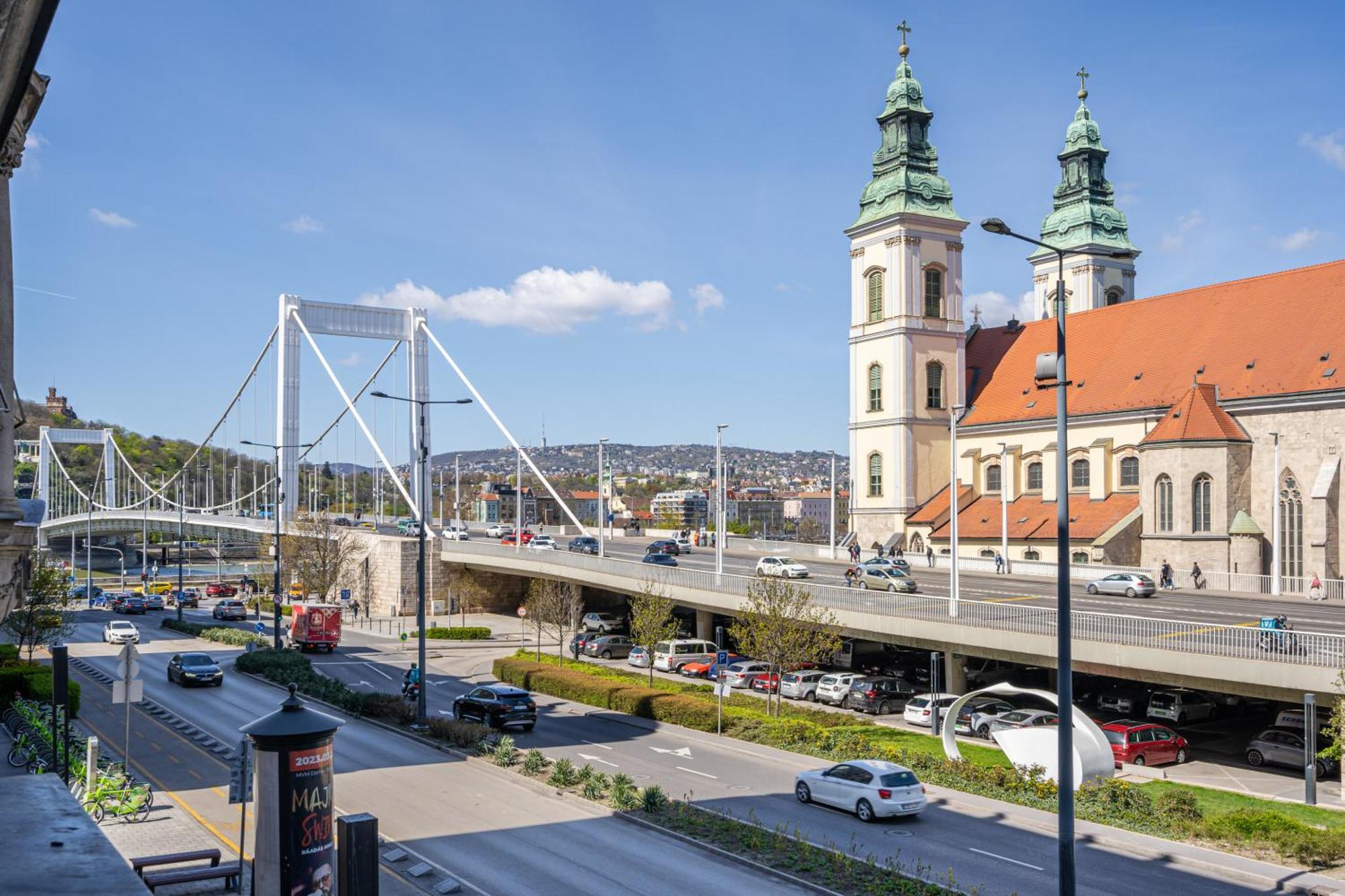 Vulcan Studio Near Danube — Fotók 3